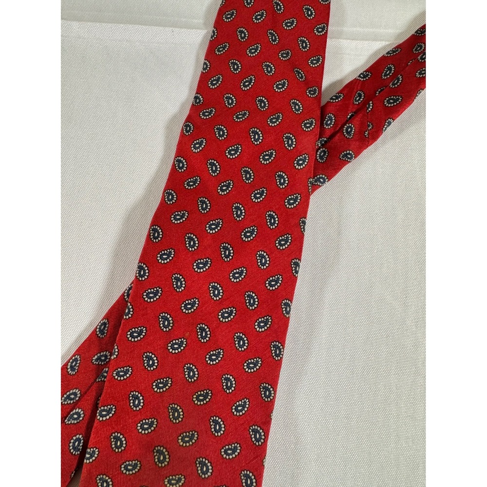 Robert Talbott Mens Red Paisley Silk Tie Hand Sewn Printed in Italy